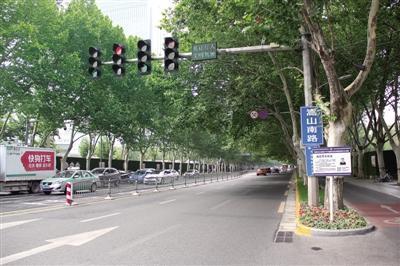 “辦好一個(gè)會(huì)，提升一座城”給市民帶來(lái)滿滿獲得感：“這樣的改變，我們驚喜；這樣的鄭州，我們喜歡！”